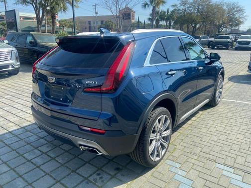 2019 Cadillac XT4 Premium Luxury