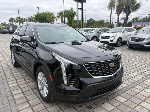 Stellar Black Metallic 2023 Cadillac XT4 Luxury