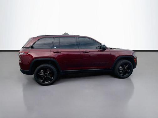 Velvet Red Pearlcoat 2025 Jeep Grand Cherokee Limited