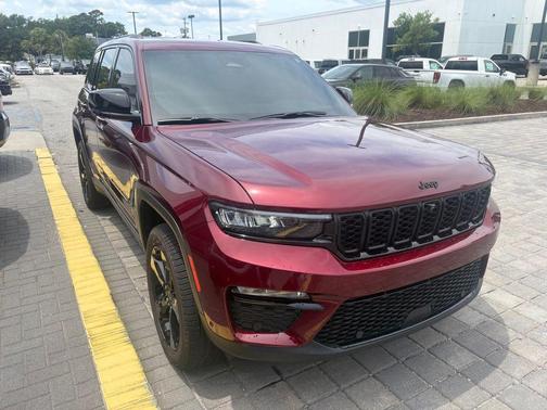 Velvet Red Pearlcoat 2025 Jeep Grand Cherokee Limited