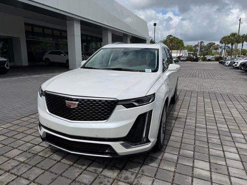 Crystal White Tricoat 2023 Cadillac XT6 Premium Luxury FWD