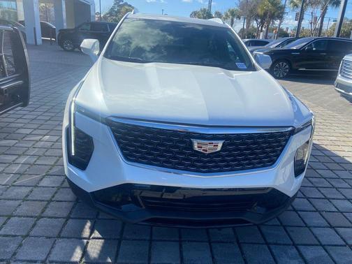 Crystal White Tricoat 2025 Cadillac XT4 Premium Luxury