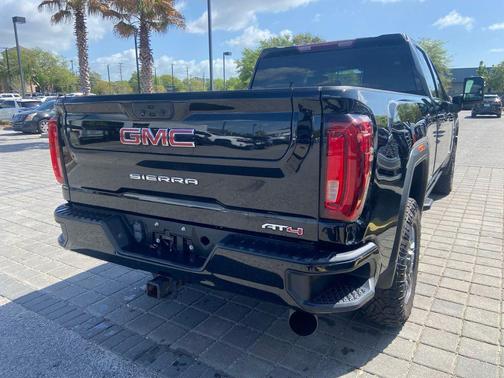 Onyx Black 2023 GMC Sierra 2500 AT4