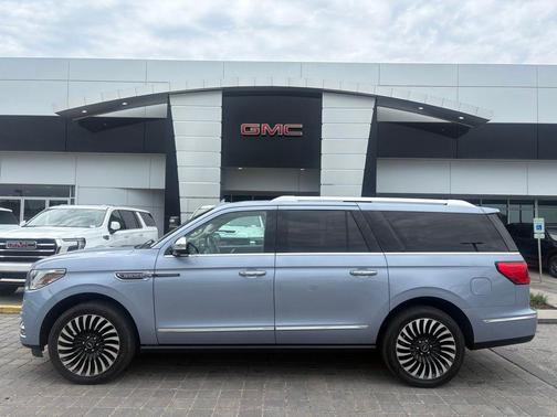 Crystal Blue 2018 Lincoln Navigator L Black Label