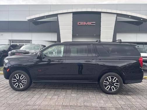 2023 GMC Yukon XL 4WD AT4