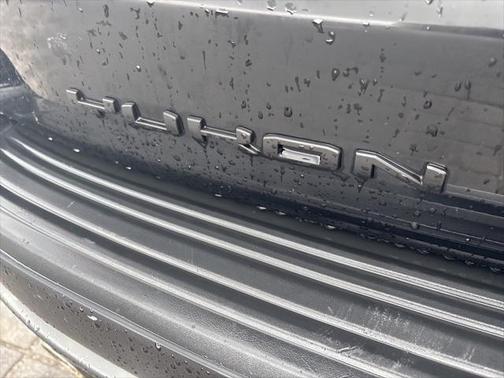 2023 GMC Yukon XL 4WD AT4