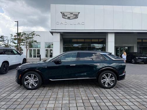 Emerald Lake Metallic 2024 Cadillac LYRIQ Tech