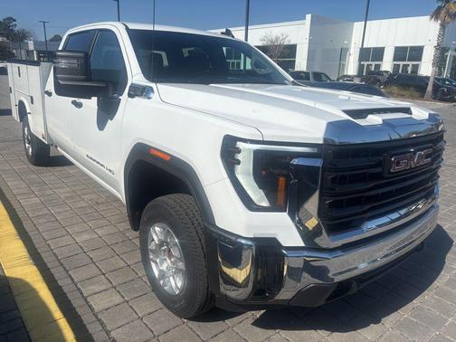 Summit White 2026 GMC Sierra 2500 Pro