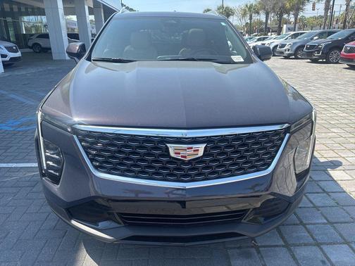 2025 Cadillac XT4 Premium Luxury