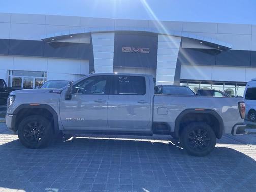 2024 GMC Sierra 2500 AT4