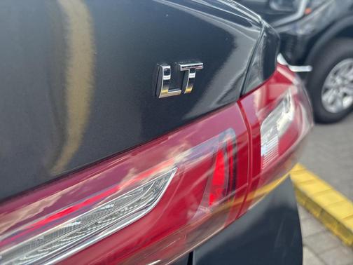 2021 Chevrolet Malibu FWD LT