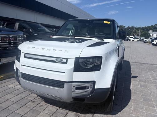 2024 Land Rover Defender 110 P500 SE