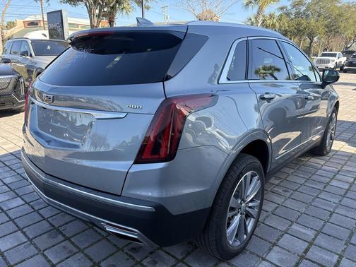 2025 Cadillac XT5 Premium Luxury