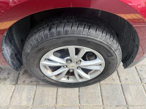 Siren Red Tintcoat 2017 Chevrolet Equinox 1LT