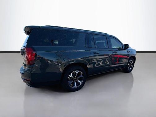 Midnight Pine 2026 GMC Yukon XL AT4 Ultimate, 4WD