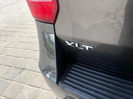 Magnetic Metallic 2021 Ford Expedition XLT