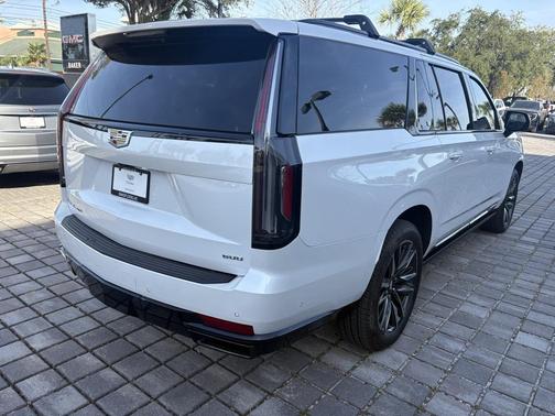 2024 Cadillac Escalade ESV Sport