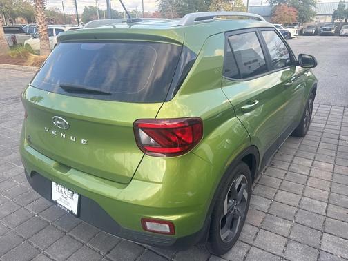 2023 Hyundai VENUE SEL