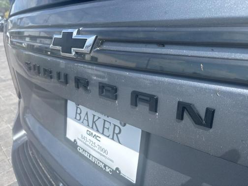 2022 Chevrolet Suburban 4WD Z71