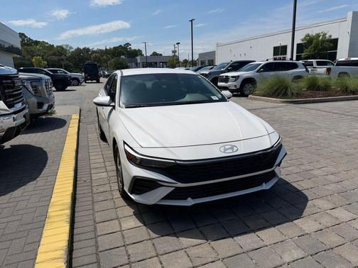 Serenity White 2024 Hyundai ELANTRA SE