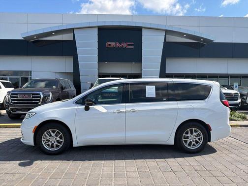 Bright White Clearcoat 2024 Chrysler Pacifica Touring L
