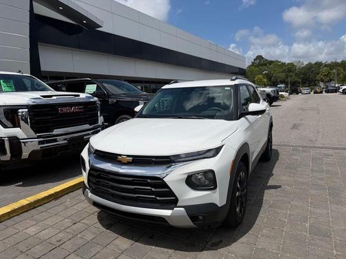 Summit White 2023 Chevrolet Trailblazer LT