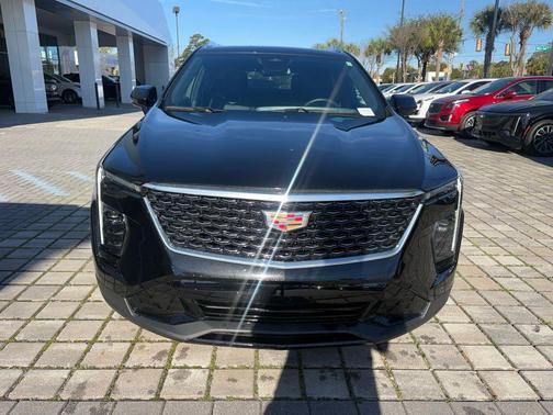 Stellar Black Metallic 2025 Cadillac XT4 Premium Luxury
