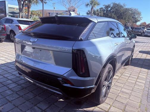 2025 Cadillac OPTIQ Sport 2 AWD