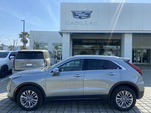 2025 Cadillac XT4 Premium Luxury