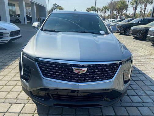 Argent Silver Metallic 2025 Cadillac XT4 Premium Luxury