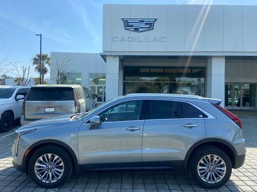 Argent Silver Metallic 2025 Cadillac XT4 Premium Luxury
