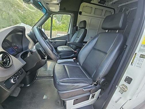 2020 Mercedes-Benz Sprinter 2500 Standard Roof