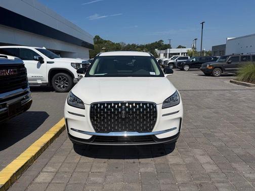 Pristine White Metallic Tri-Coat 2023 Lincoln Corsair Reserve