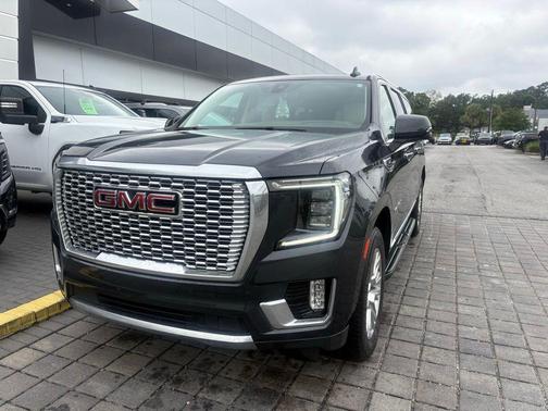 Hunter Metallic 2022 GMC Yukon XL Denali