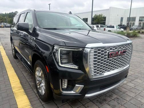 Hunter Metallic 2022 GMC Yukon XL Denali