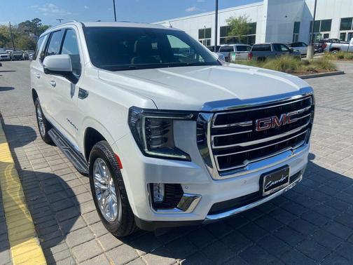 White Frost Tricoat 2021 GMC Yukon SLT