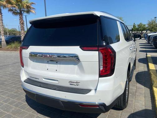 White Frost Tricoat 2021 GMC Yukon SLT