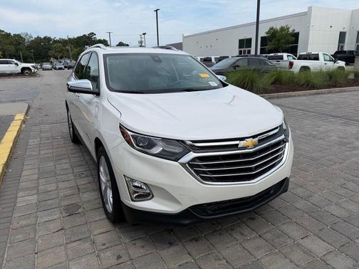 Iridescent Pearl Tricoat 2019 Chevrolet Equinox Premier w/2LZ
