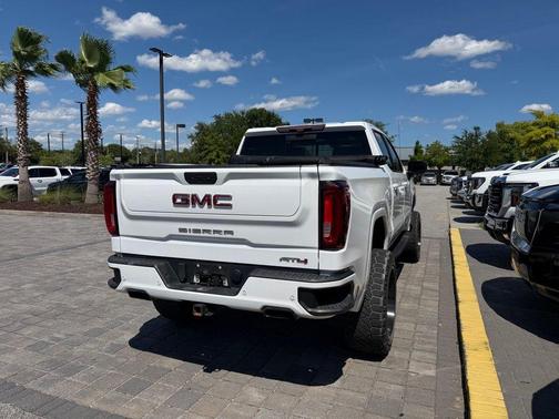 Summit White 2022 GMC Sierra 1500 AT4
