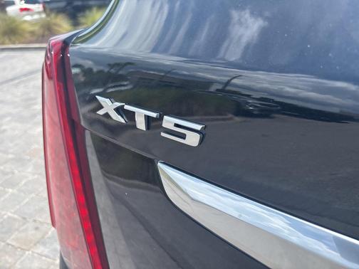 2025 Cadillac XT5 Premium Luxury