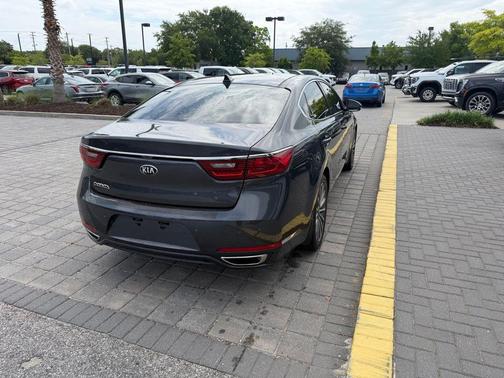 Platinum Graphite 2017 Kia Cadenza Premium