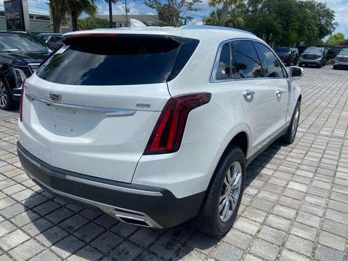 Crystal White Tricoat 2020 Cadillac XT5 Premium Luxury