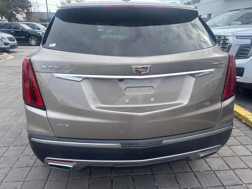 2022 Cadillac XT5 Premium Luxury