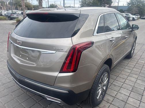 2022 Cadillac XT5 Premium Luxury