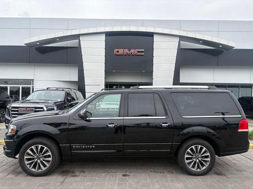 2017 Lincoln Navigator Select