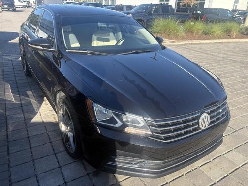 2017 Volkswagen Passat 1.8T SE