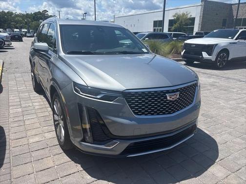 2025 Cadillac XT6 Premium Luxury FWD