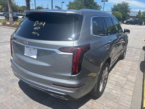 2025 Cadillac XT6 Premium Luxury FWD