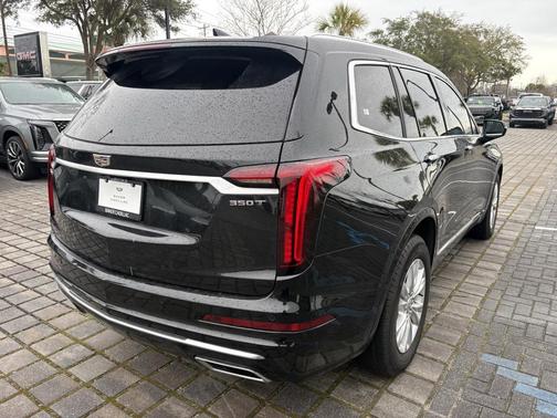 2024 Cadillac XT6 Luxury FWD