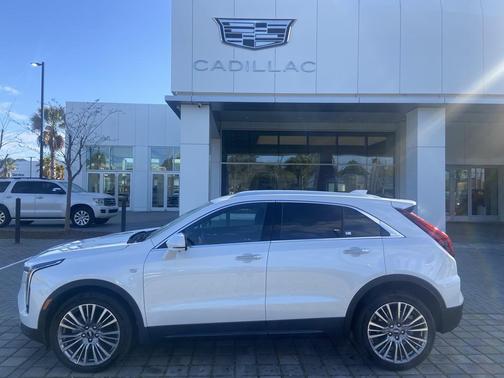 2025 Cadillac XT4 Premium Luxury